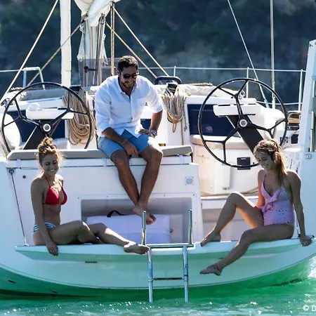 A Yacht In The City